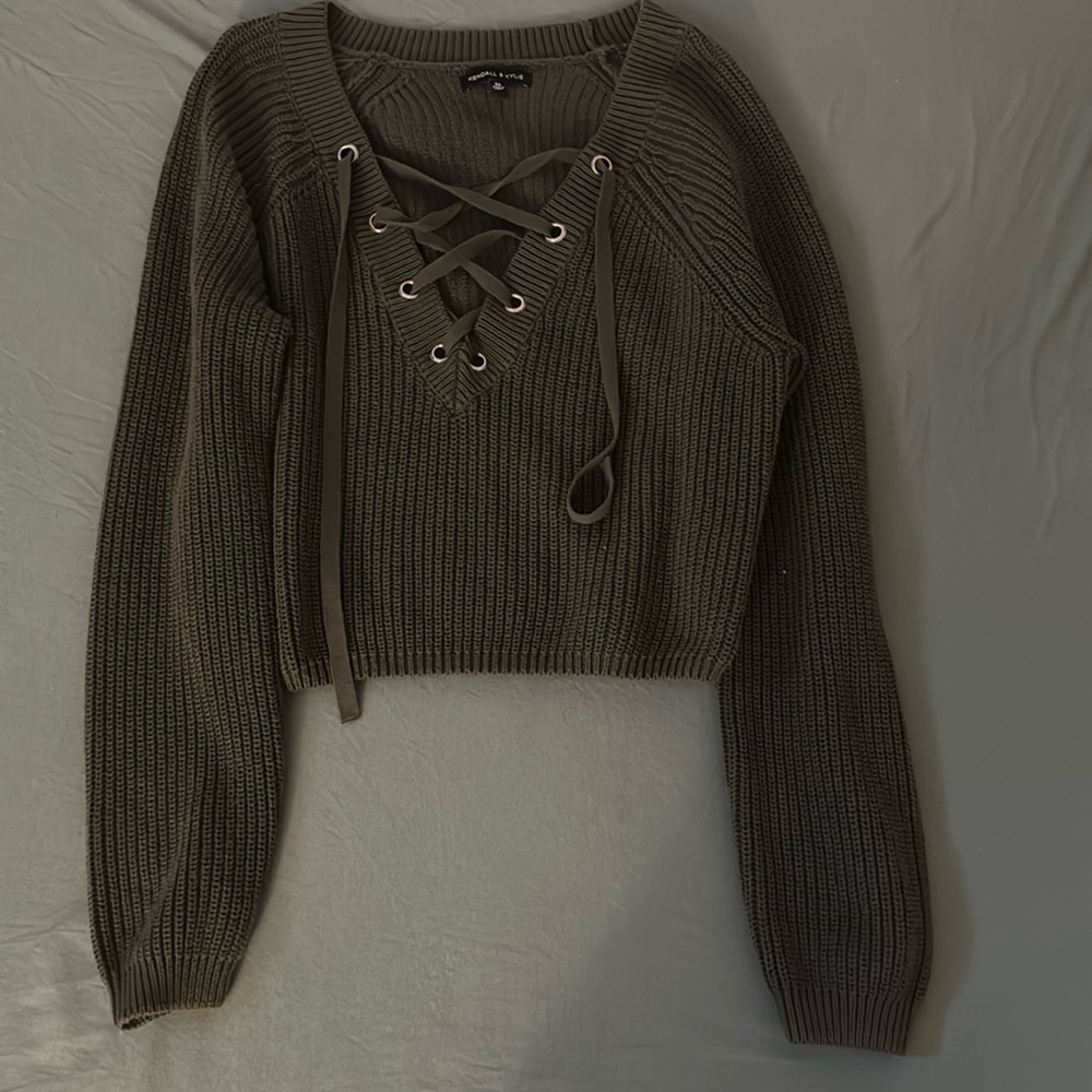 Kendall & Kylie sweater
